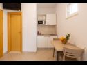 Appartements Gianni - modern & great location: SA1(2), A2(2+2), A3(2+2) Makarska - Riviera de Makarska  - Studio appartement - SA1(2): cuisine salle à manger