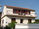Appartements Dragan - Economy Apartments: A1 Veci (4+1), A2 Manji (4+1) Jezera - Île de Murter  - maison