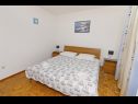 Appartements Ive - with sea view: A1(2), A2(4) Tisno - Île de Murter  - Appartement - A1(2): chambre &agrave; coucher