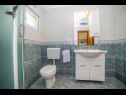 Appartements Saga 2 - with swimming pool A6(4+1), A7 (2+2), A8 (4+1) Lokva Rogoznica - Riviera de Omis  - Appartement - A6(4+1): salle de bain W-C