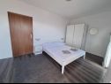 Appartements May - with sea view: A1(2+2), A2(6)  Marusici - Riviera de Omis  - Appartement - A2(6) : chambre &agrave; coucher