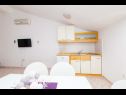 Appartements Vik - 250 m from beach A1(4), A2(3), A3(2), SA4(2) Brodarica - Riviera de Sibenik  - Appartement - A2(3): cuisine salle à manger