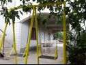 Appartements Josi - parking and barbecue: A1(2+2), A2(4+1) Grebastica - Riviera de Sibenik  - cour