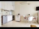 Appartements Ziva - by the beach; A1(6), A2(4), A3 (2+1) Baie Lozica (Rogoznica) - Riviera de Sibenik  - Croatie  - Appartement - A3 (2+1): cuisine salle à manger