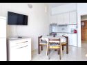 Appartements Ziva - by the beach; A1(6), A2(4), A3 (2+1) Baie Lozica (Rogoznica) - Riviera de Sibenik  - Croatie  - Appartement - A2(4): cuisine salle à manger