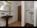 Appartements Neda - 150 M from pebble beach : A1(6), A2(4), SA3(2) Primosten - Riviera de Sibenik  - Appartement - A2(4): salle de bain W-C