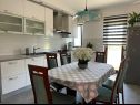 Appartements Bilja - 20 M from the sea A1(2), A2(2), A3(2), A4(6) Rogoznica - Riviera de Sibenik  - Appartement - A4(6): cuisine salle à manger