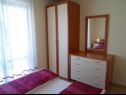 Appartements Marko - 30m from beach; A1(2+2), A2(2+2), A3(2+2), A4(2+2) Rogoznica - Riviera de Sibenik  - Appartement - A1(2+2): chambre &agrave; coucher