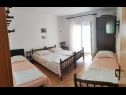 Appartements Tonci - by the sea: A2(4), A3(4) Rogoznica - Riviera de Sibenik  - Appartement - A2(4): chambre &agrave; coucher