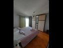 Appartements Ante - 10 m from sea: A1(6) Srima - Riviera de Sibenik  - Appartement - A1(6): chambre &agrave; coucher