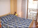 Appartements Ivan - with free parking: A2(2+1) Tribunj - Riviera de Sibenik  - Appartement - A2(2+1): chambre &agrave; coucher