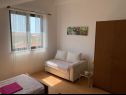 Appartements Ivica - 300 m from sea: A1(6) Tribunj - Riviera de Sibenik  - Appartement - A1(6): chambre &agrave; coucher
