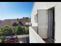 Appartements Lasan - 150 m from sea: A1(4), A2(4) Vodice - Riviera de Sibenik  - Appartement - A2(4): balcon