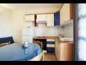 Appartements Lasan - 150 m from sea: A1(4), A2(4) Vodice - Riviera de Sibenik  - Appartement - A1(4): cuisine salle à manger
