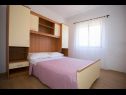 Appartements Ana - quiet and peaceful: A1(4+1), A2(4+1) Maslinica - Île de Solta  - Appartement - A2(4+1): chambre &agrave; coucher