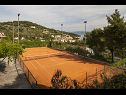 Appartements Star - with swimming pool: A1(4), A4 lavanda(4), A3 ruzmarin(4), A5(6), A6(6) Stomorska - Île de Solta  - terrain de tennis