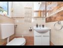 Appartements Niko - modern: SA1(2), A2(2+2), A3(2+2), A4(4+2) Kastel Luksic - Riviera de Split  - Studio appartement - SA1(2): salle de bain W-C