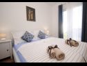 Appartements Damir - with garden: A1(6) Kastel Stafilic - Riviera de Split  - Appartement - A1(6): chambre &agrave; coucher