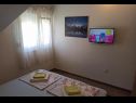 Appartements Matko-200m from the beach: A1 sjever(2+2), A2 jug(2+2), A3(6+2) Kastel Stafilic - Riviera de Split  - Appartement - A3(6+2): chambre &agrave; coucher