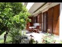 Appartements Lidia - barbecue: A1(2+2) Kastel Stari - Riviera de Split  - Appartement - A1(2+2): terrasse