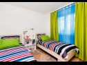 Appartements Mariska - with swimming pool: A1(6+2), A2(6+2) Podstrana - Riviera de Split  - Appartement - A2(6+2): chambre &agrave; coucher