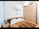 Appartements Knez 1 - 50 m from beach: A3(4) Podstrana - Riviera de Split  - Appartement - A3(4): chambre &agrave; coucher