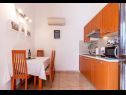 Appartements Branka - 50 m from beach: A1(2+2) Podstrana - Riviera de Split  - Appartement - A1(2+2): cuisine salle à manger