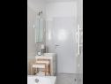 Appartements Neven - comfortable & great location: A1(4+2) Split - Riviera de Split  - Appartement - A1(4+2): salle de bain W-C