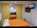 Appartements Davor -  in city centre: SA1(2) Split - Riviera de Split  - Studio appartement - SA1(2): chambre &agrave; coucher