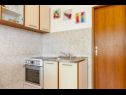 Appartements Jurica - 300 m from sea: A1 Lea(2+1), A2 Roko(2+1) Split - Riviera de Split  - Appartement - A1 Lea(2+1): cuisine