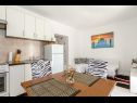 Appartements Jurica - 300 m from sea: A1 Lea(2+1), A2 Roko(2+1) Split - Riviera de Split  - Appartement - A2 Roko(2+1): cuisine salle à manger