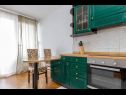 Appartements Jurica - 300 m from sea: A1 Lea(2+1), A2 Roko(2+1) Split - Riviera de Split  - cuisine salle à manger