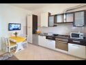 Appartements Karmen - close to the center : A1(4+2) Split - Riviera de Split  - Appartement - A1(4+2): cuisine salle à manger