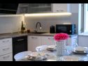 Appartements Sani - modern: A1(3) Split - Riviera de Split  - Appartement - A1(3): cuisine salle à manger