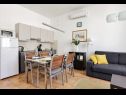 Appartements Sol - city centar: A1(2+2), SA2(3) Split - Riviera de Split  - Appartement - A1(2+2): cuisine salle à manger
