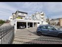 Appartements Miro - modern: A1-prizemlje (4+2), A2 desni(3+2), A3 lijevi(3+2) Split - Riviera de Split  - stationnement