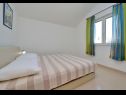 Appartements Ljuba - 200m from beach: A1-Istočni (2+2) , A2-Zapadni (2+2) Baie Ljubljeva (Vinisce) - Riviera de Trogir  - Appartement - A2-Zapadni (2+2): chambre &agrave; coucher
