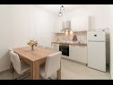 Appartements Lux 1 - heated pool: A1(4), A4(4) Marina - Riviera de Trogir  - Appartement - A4(4): cuisine salle à manger
