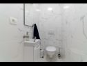 Appartements Lux 3 - heated pool: A5(4+2), A6(4+2) Marina - Riviera de Trogir  - Appartement - A5(4+2): salle de bain W-C