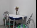 Appartements Milka - 100m from the sea A1(4), A2(2+1) Seget Donji - Riviera de Trogir  - Appartement - A2(2+1): cuisine salle à manger