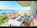 Appartements Iva - great view: A1(4) Seget Donji - Riviera de Trogir  - maison