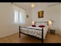 Appartements Kati - garden: A1(4), A2(2+1) Seget Donji - Riviera de Trogir  - Appartement - A1(4): chambre &agrave; coucher