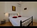 Appartements Kati - garden: A1(4), A2(2+1) Seget Donji - Riviera de Trogir  - Appartement - A1(4): chambre &agrave; coucher