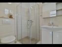 Appartements Kati - garden: A1(4), A2(2+1) Seget Donji - Riviera de Trogir  - Appartement - A2(2+1): salle de bains