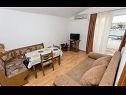 Appartements Mare - 30 m from pebble beach: SA1(2), SA2(2), A3(4), A4(4), A5(8) Seget Vranjica - Riviera de Trogir  - Appartement - A4(4): séjour
