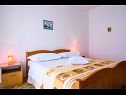 Appartements VV A1(2+1), A2(5), A3(7) Seget Vranjica - Riviera de Trogir  - Appartement - A3(7): chambre &agrave; coucher