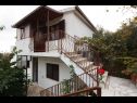 Appartements Zeljko - with garden: A1(4), SA2(2+1) Seget Vranjica - Riviera de Trogir  - maison