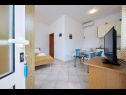 Appartements Mare - 30 m from pebble beach: SA1(2), SA2(2), A3(4), A4(4), A5(8) Seget Vranjica - Riviera de Trogir  - Studio appartement - SA1(2): intérieur