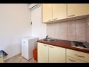Appartements Mare - 30 m from pebble beach: SA1(2), SA2(2), A3(4), A4(4), A5(8) Seget Vranjica - Riviera de Trogir  - Studio appartement - SA1(2): cuisine