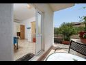 Appartements Mare - 30 m from pebble beach: SA1(2), SA2(2), A3(4), A4(4), A5(8) Seget Vranjica - Riviera de Trogir  - Studio appartement - SA2(2): terrasse